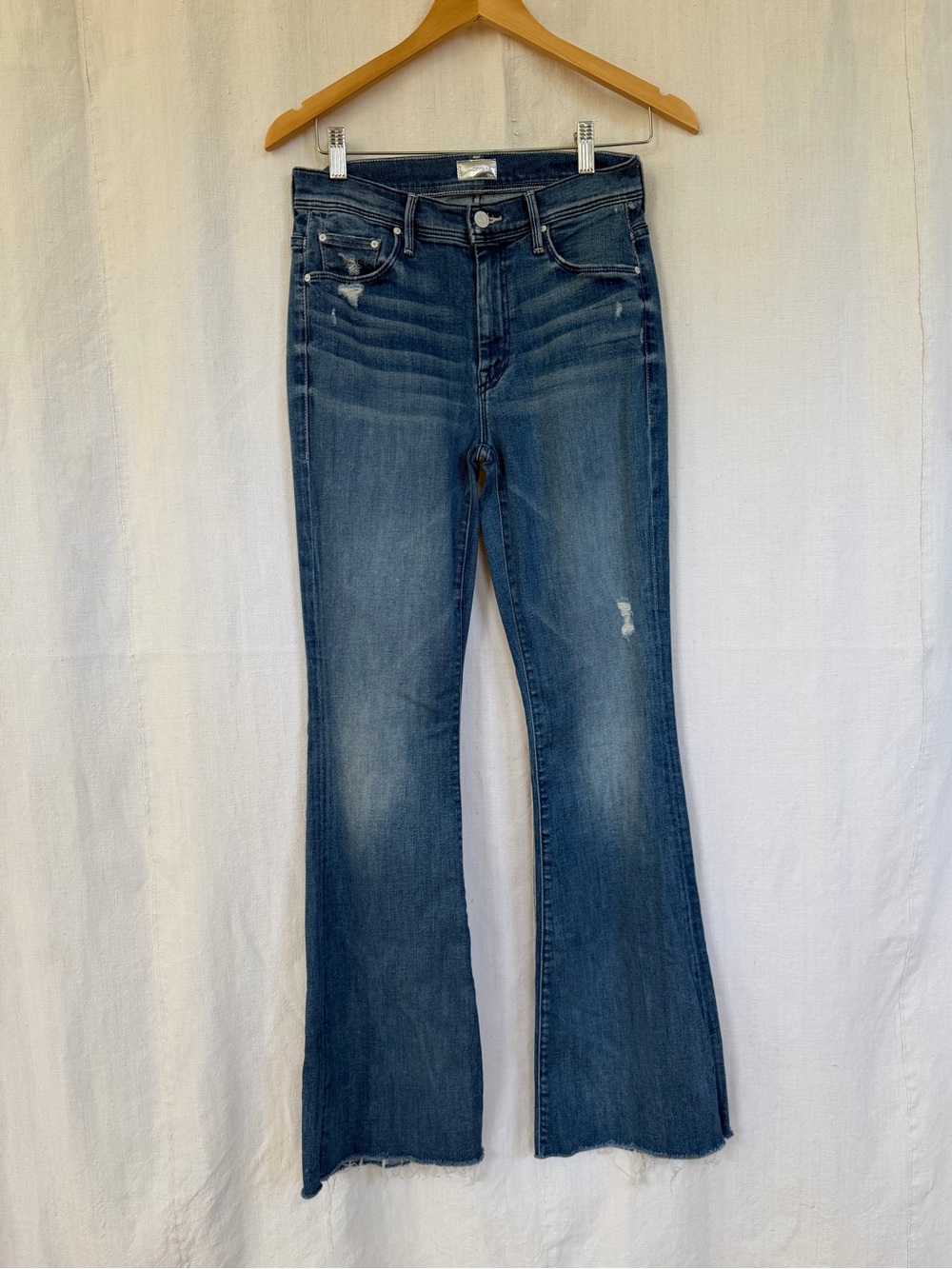 MOTHER The Weekender Distressed Flare Jeans Dark Wash Raw Hem Women’s Denim